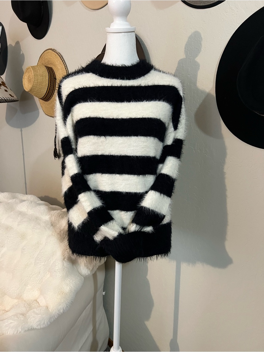 A New Day
Fuzzy Eyelash Knit Striped Crewneck Pullover Sweater Over Size Small